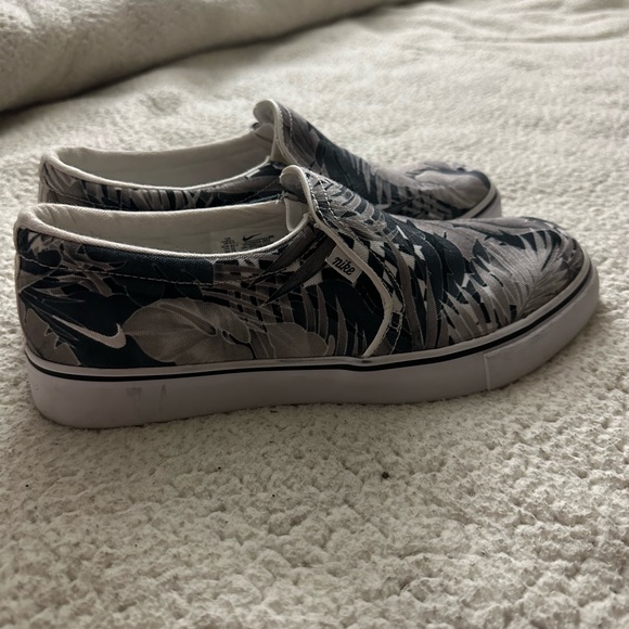Women’s tropical print slip-on - Picture 2 of 5